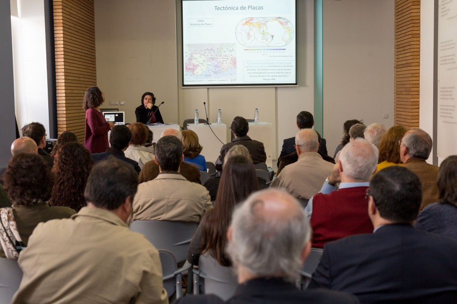 Setúbal - Seminário «Memória do Sismo de 1969» Sensibilizar população para estar preparada para a ocorrência de um sismo.