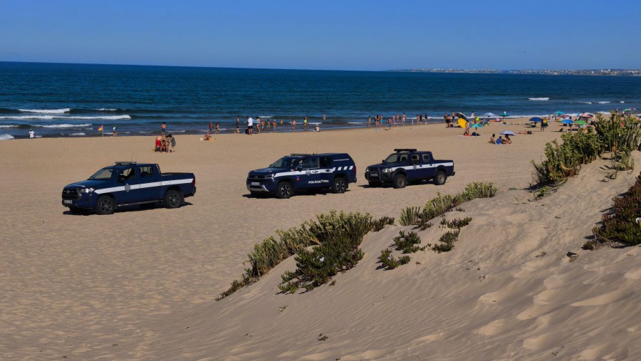 Almada - Em praias da Costa da Caparica Polícia Marítima realiza ação de fiscalização conjunta com ASAE