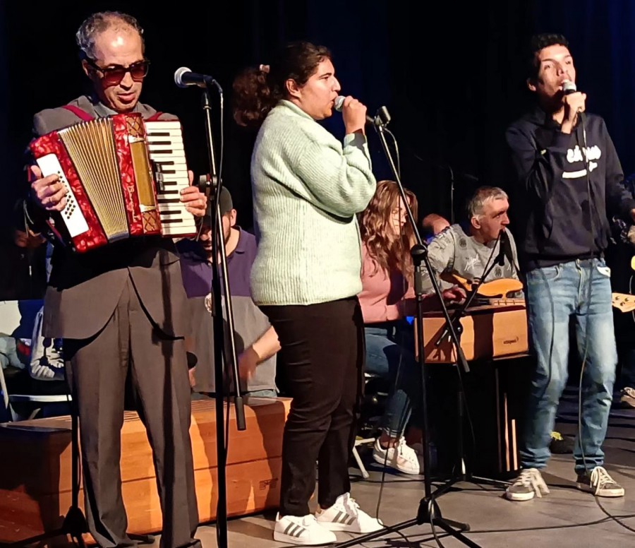 BARREIRO - Alan Courtis & ‘Os Heróis Indianos Romanos Africanos’ NÓS e OUT.RA protagonizam concerto promotor da autonomia artística