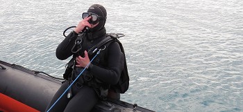 NA PRAIA DA BALEEIRA – SESIMBRA MERGULHADORES DA MARINHA INATIVAM ENGENHO EXPLOSIVO