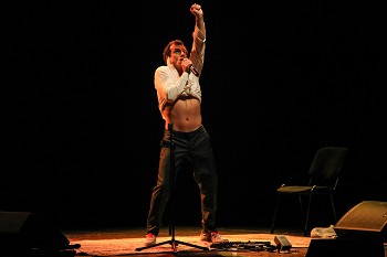 «Loop» em Setúbal Comédia com muitas doses de música e teatro