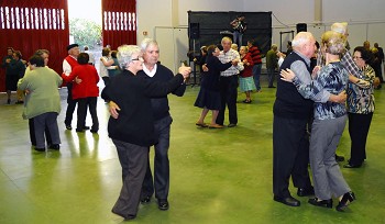 Baile da Pinha inserido no Projeto Sénior 2014 em Santiago do Cacém Proporciona momentos de convívio aos seniores do município na época da Páscoa