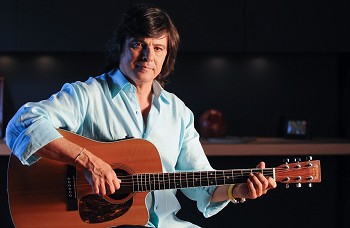 Caseiro do Arneiro recebe consagrado cantor na noite de 15 de Maio Luís Represas canta "A Cores" na Sala Mil Sonhos do Caseiro