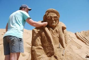 Esculturas em Areia a partir de domingo