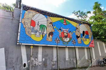 Em vários locais da cidade de Setúbal Outdoors com desenhos de ilustradores nacionais e estrangeiros