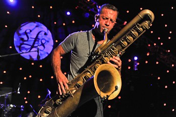 Barreiro - Sines OUT.RA no Festival Músicas do Mundo Parceria traz a Portugal o saxofonista Colin Stetson na segunda-feira dia 21