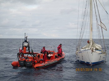 REBOQUE DE VELEIRO ENCONTRADO À DERIVA - MADEIRA
