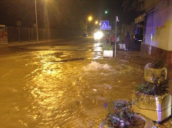 Moita Rotura na Avenida José Gomes Ferreira na Baixa da Banheira