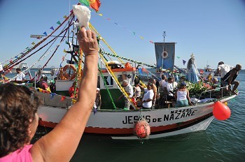 Na Biblioteca da Moita de 12 a 27 de setembro Exposição «Não Atirem Flores ao Rio»