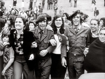 Na Galeria Municipal do Montijo Eduardo Gageiro – «40 fotos nos 40 anos do 25 de Abril»