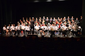 NO BARREIRO CENTENAS DE PESSOAS ASSISTIRAM AO CONCERTO DE HOMENAGEM AOS MILITARES DE ABRIL