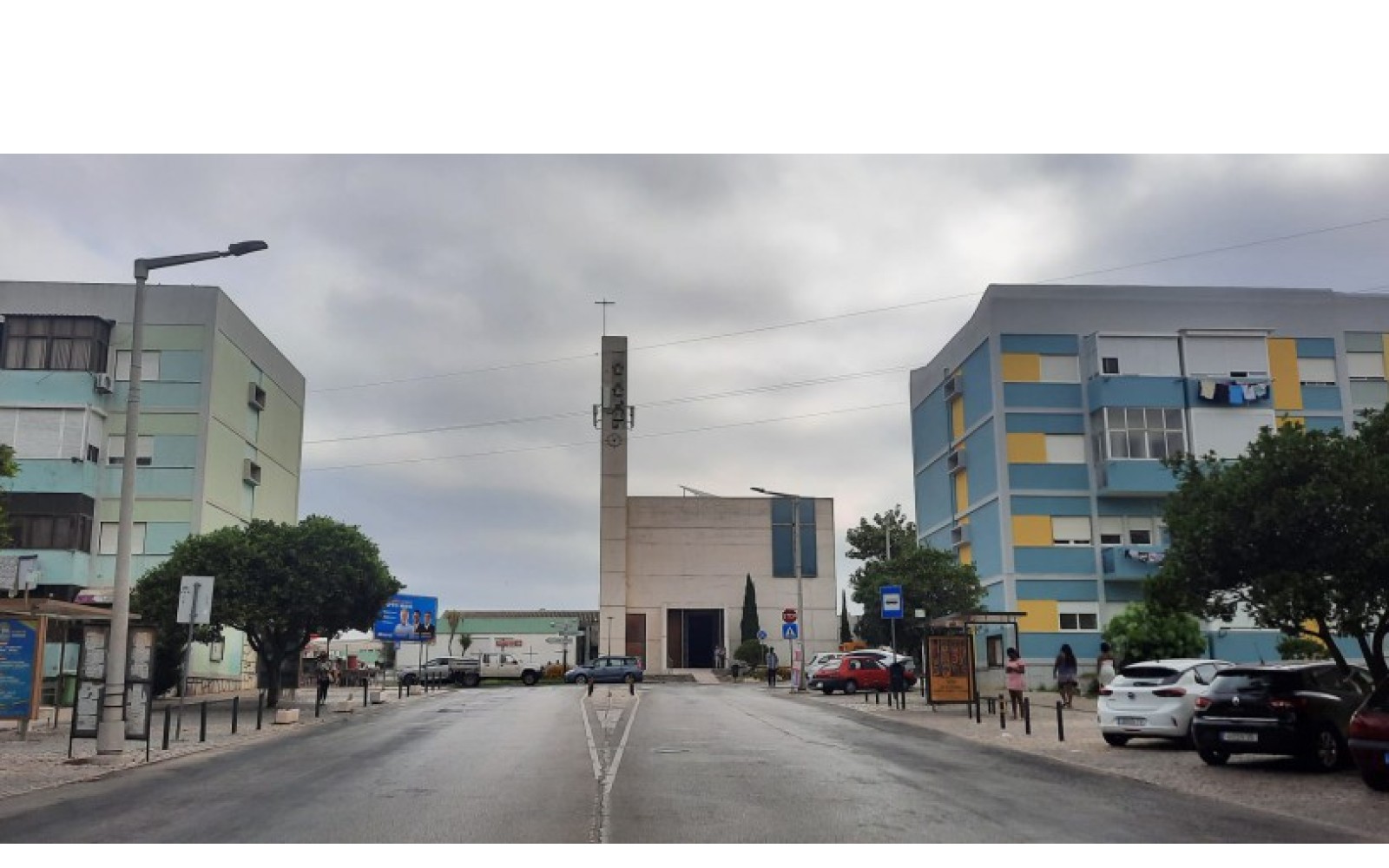 Nas Comemorações do 41º Aniversário da Elevação do Lavradio a Vila Inauguração das obras no Largo Monsenhor Óscar Romero . Envolvente da Igreja de Santa Margarida