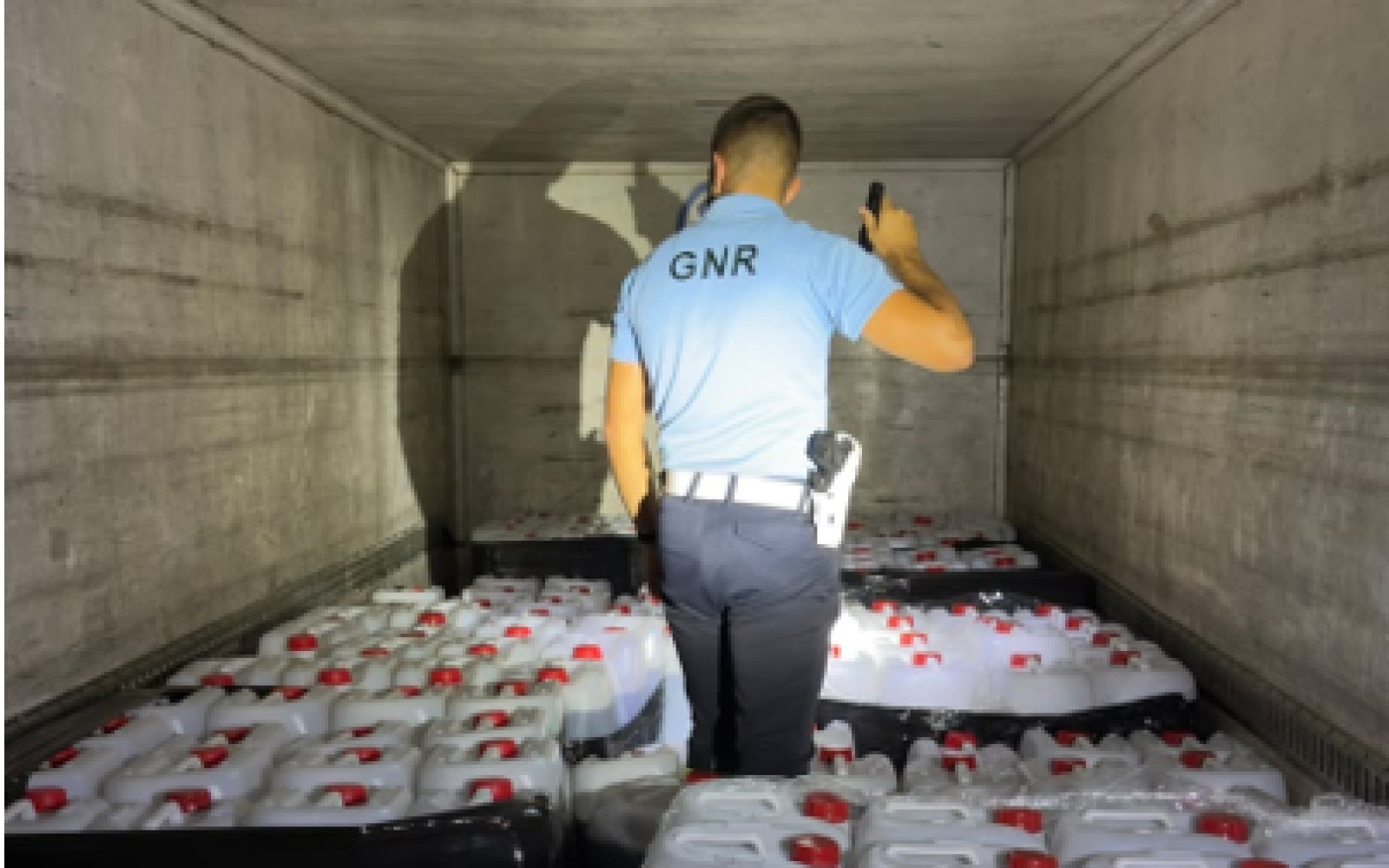 Alcácer do Sal – GNR apreende na A2 8 000 litros de gasolina transportados irregularmente