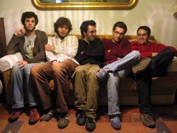 No Barreiro Concertos na Oficina de Teatro Mário Pereira . Bandas "Jesus, the Misunderstood´s roadtrip" e "Noiserv"