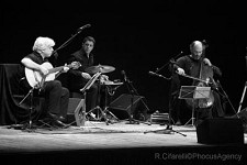 Jaques Morelenbaum na Baixa da Banheira - Moita Músico Brasileiro volta a Portugal com Samba Cello Trio