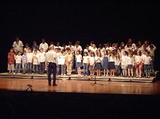 Baixa da Banheira – Moita Grupo Coral Infantil e Juvenil e alunos das Escolas EB1/JI festejaram 25 de Abril