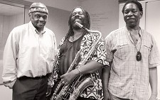 Música Jazz na Baixa da Banheira - Moita Henry Grimes Trio toca no Fórum Cultural