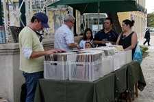 Feira do Disco Usado em Setúbal Um evento em que esteve em venda todo o tipo de produtos relacionados com música