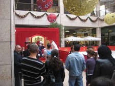 Pai Natal já chegou ao Forum Barreiro Pista de Gelo colocada junto ao trono do Pai Natal