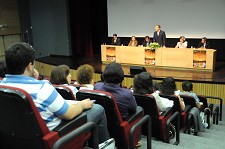 Iniciativa decorre até amanhã em Santiago do Cacém Segundas Jornadas de Enfermagem do Hospital do Litoral Alentejano reflectem sobre a prática dos cuidados no presente e no futuro