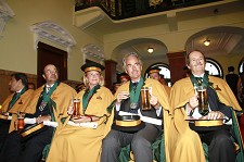Confraria da Cerveja entroniza confrades em Setúbal «A cerveja é sinónimo de celebração da vida»