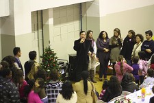 Campanha de Solidariedade «UMA FAMÍLIA, UM PRESENTE» no Barreiro MARCO PAULO participou na entrega dos presentes e cabazes de natal