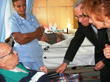 Bispo de Setúbal esteve no Hospital do Barreiro Solidão e solidariedade foram debatidas pela Pastoral da Saúde de Setúbal
