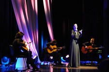 Carminho actuou em Santiago do Cacém brindou o público com músicas do seu primeiro disco «Fado»