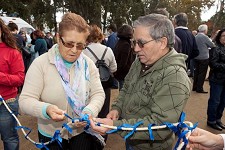 Pelo Hospital no concelho do Seixal Comissões de utentes e autarcas entregam mil fitas azuis no Ministério da Saúde