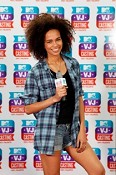 Almada Forum foi palco de uma verdadeira mostra de talentos Ana Sofia consagrou-se a sétima finalista do MTV VJ Casting