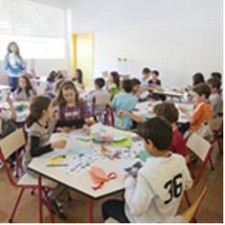 Ateliê de elaboração de postais no Seixal assinala Dia da Mãe