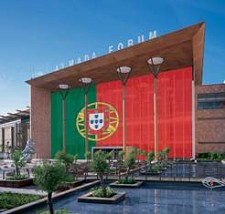 BANDEIRA GIGANTE DE PORTUGAL EM ALMADA APOIA SELECÇÃO NACIONAL NO EURO 2012