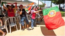 Transmissão em direto dos Jogos de Portugal no Seixal ecrã gigante colocado no Pavilhão Sede do Seixal Futebol Clube.