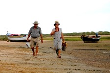 Passeio pedestre em Cacela mostra tradições de pesca e mariscagem na Ria Formosa