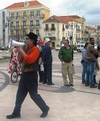 Na Praça do Bocage em Setúbal ´Sr. Q, D. Ofélia e Josefa Fina´ manifestam-se em Defesa da Cultura