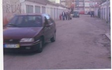 «Rua das Garagens» no Lavradio – Barreiro Subscritores de abaixo-assinando querem encerramento ao trânsito