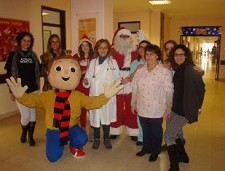 FORUM MONTIJO LEVOU A MAGIA DO NATAL AO CENTRO HOSPITALAR BARREIRO-MONTIJO JOANA DUARTE, O PAI NATAL E O GUI ANIMARAM CRIANÇAS HOSPITALIZADAS