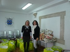 SETÚBAL - São Julião Solidário Entrega 100 cabazes alimentares e brinquedos