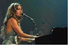 Rita Guerra no Dia Internacional da Mulher em Setúbal Recorda êxitos dos 25 anos de carreira
