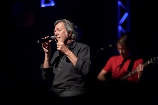 Música em Almada para festejar a Revolução Sérgio Godinho, Boss AC e muito mais