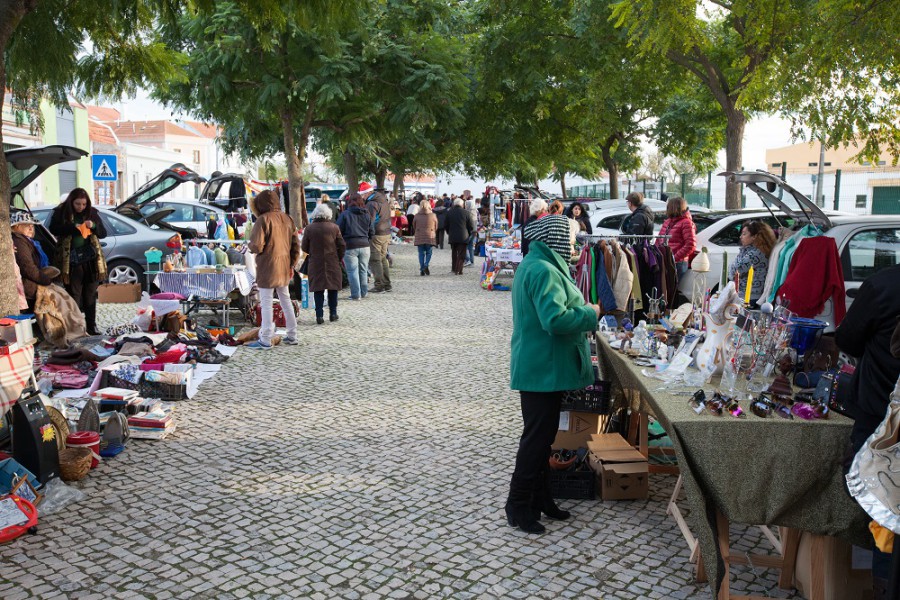 Na Marginal da Moita Feira «Abra a Bagageira»