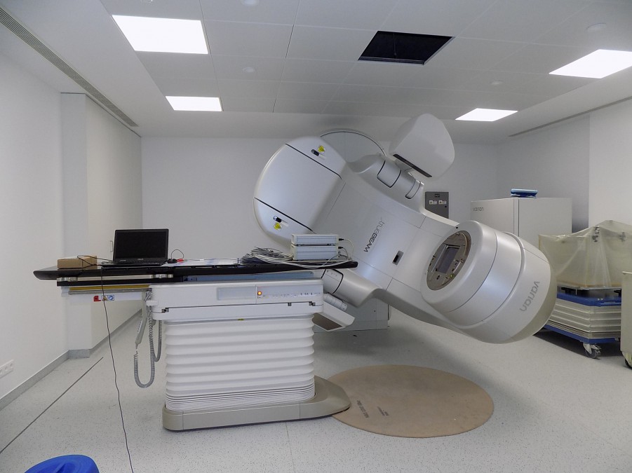 Centro Hospitalar Barreiro Montijo INSTALAÇÃO DO NOVO ACELERADOR LINEAR