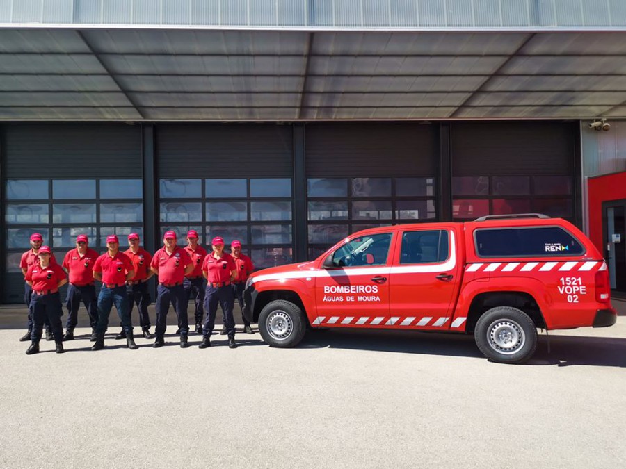 Palmela - Associação Humanitária dos Bombeiros Mistos de Águas de Moura Recebeu da REN Redes Energéticas Nacionais veículo 4x4