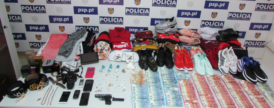 Apreendidas 1280 doses de cocaína em Setúbal Foram ainda apreendidos 5970 euros