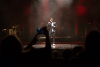 Concerto de Anselmo Ralph em Setúbal Passagem da digressão «Amor é Cego» pela cidade sadina ficou marcada pelo sucesso