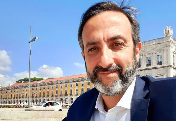 Barreiro - Apresentado no Porto documentário «Recordar o 25 de Novembro» realizado por Armando Seixas Ferreira
