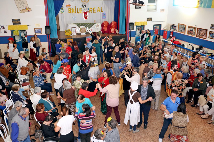 Setúbal - Comemorações do Dia Internacional da Pessoa Idosa 2017 Baile real animou ontem perto de três centenas de utentes