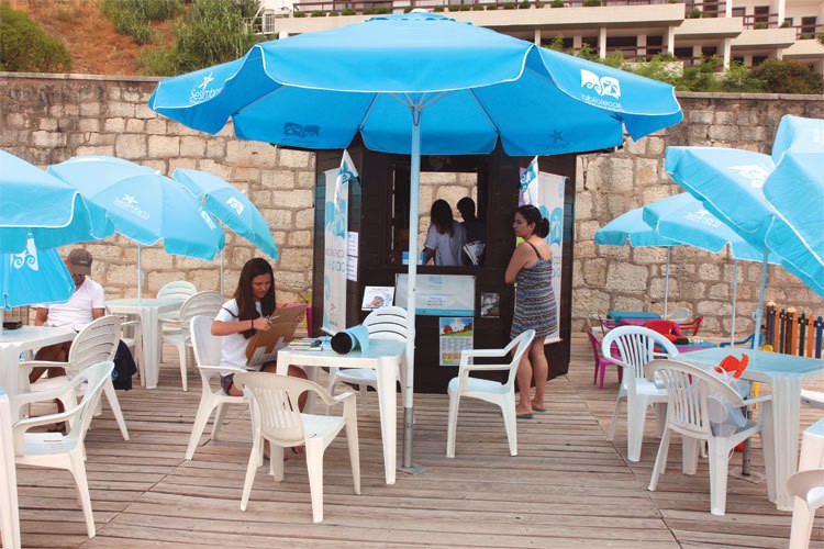 Sesimbra - Aproveite as férias de verão para pôr a leitura em dia Bibliotecas de Praia e de Jardim