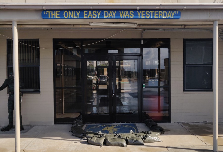 Barreiro - Fuzileiro da Marinha conclui exigente curso dos Navy SEAL nos EUA Desenvolvimento das capacidades de resistência física e psicológica