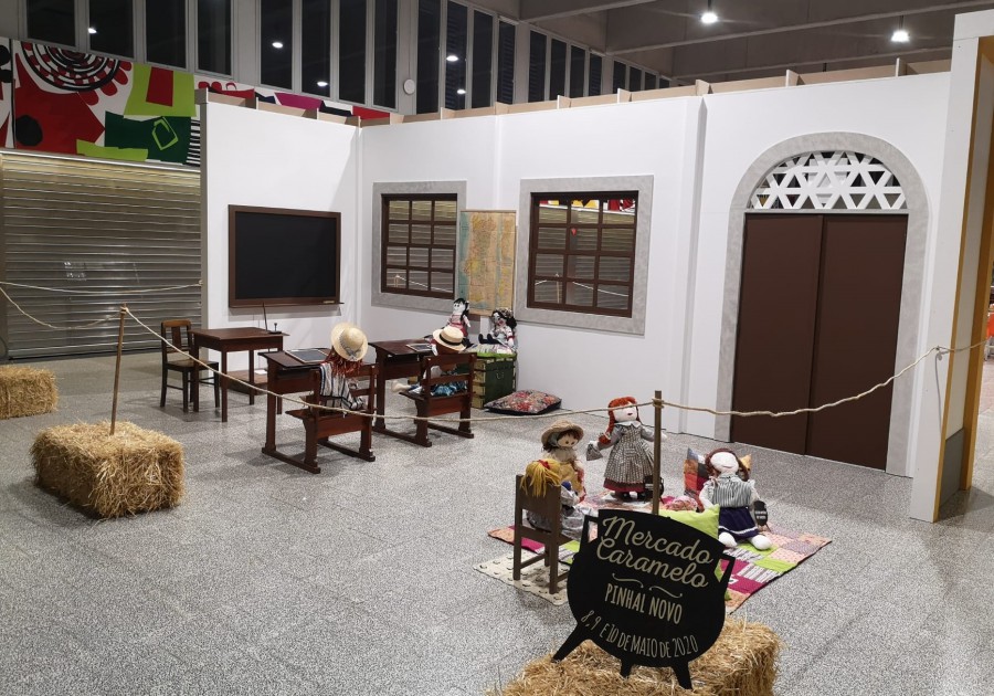 Palmela - Exposição de «Bonecas de Trapos, Jogos e Brinquedos» Mercadito Caramelo no Pinhal Novo